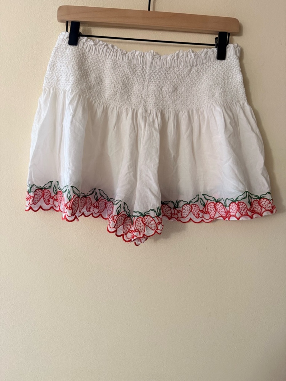 Joie 100% Cotton Scalloped Shorts with Strawberry and Cherry Trim, size L